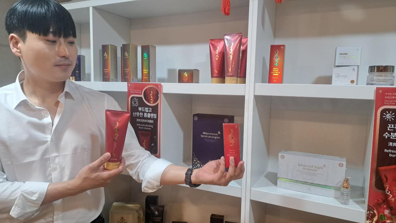 Sữa Rửa Mặt Hồng Sâm – Red Ginseng Cleansing Foam - Image 3